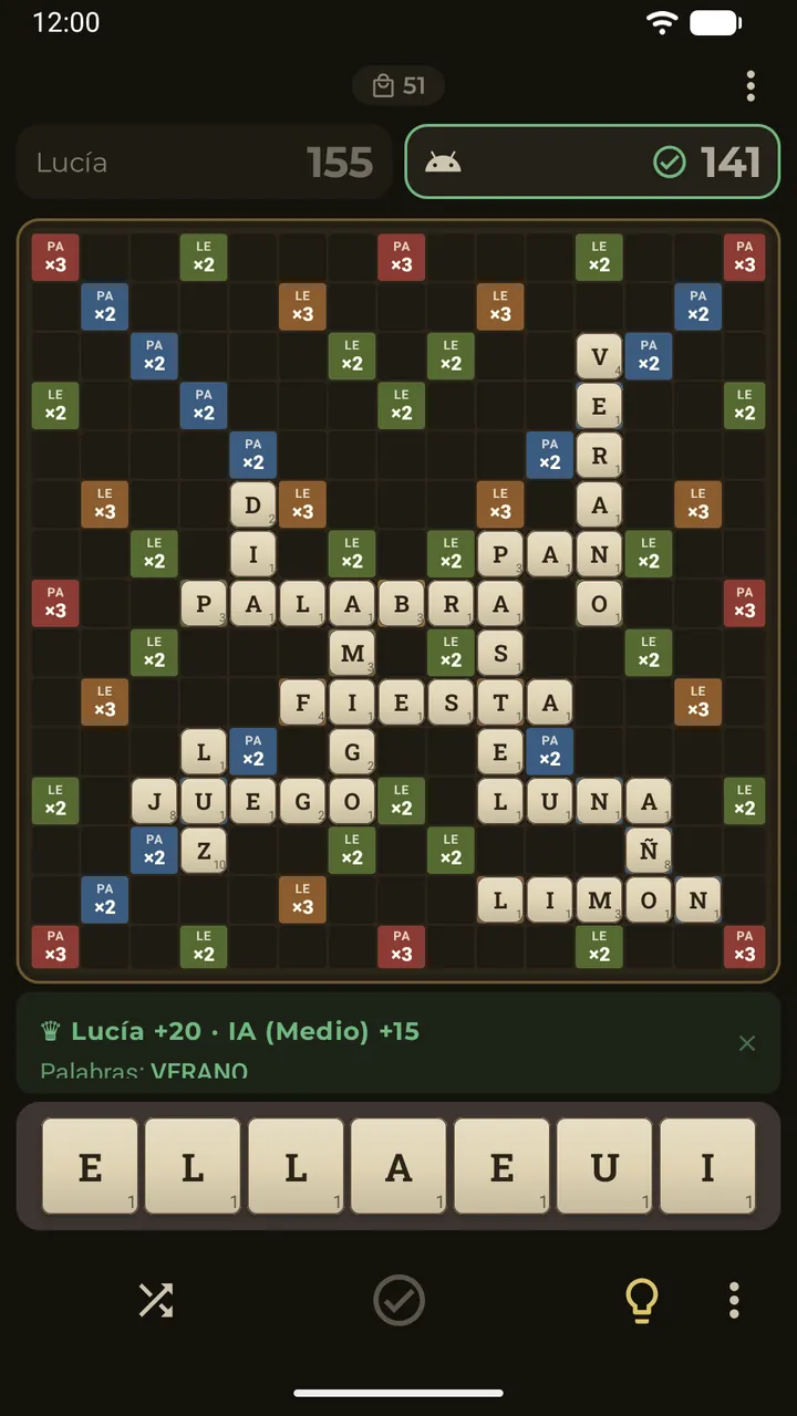 Una ronda de Juego limpio en Erudo: los dos jugadores tienen las mismas letras, el resultado de la ronda muestra quién la ganó y por cuántos puntos, y la IA ya envió su jugada