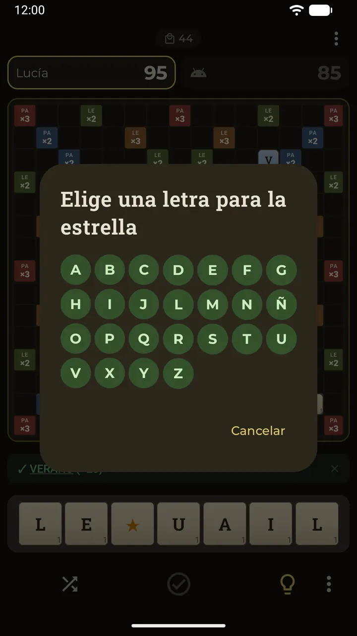 Un comodín estrella colocado en el tablero abre el alfabeto para elegir la letra que representa