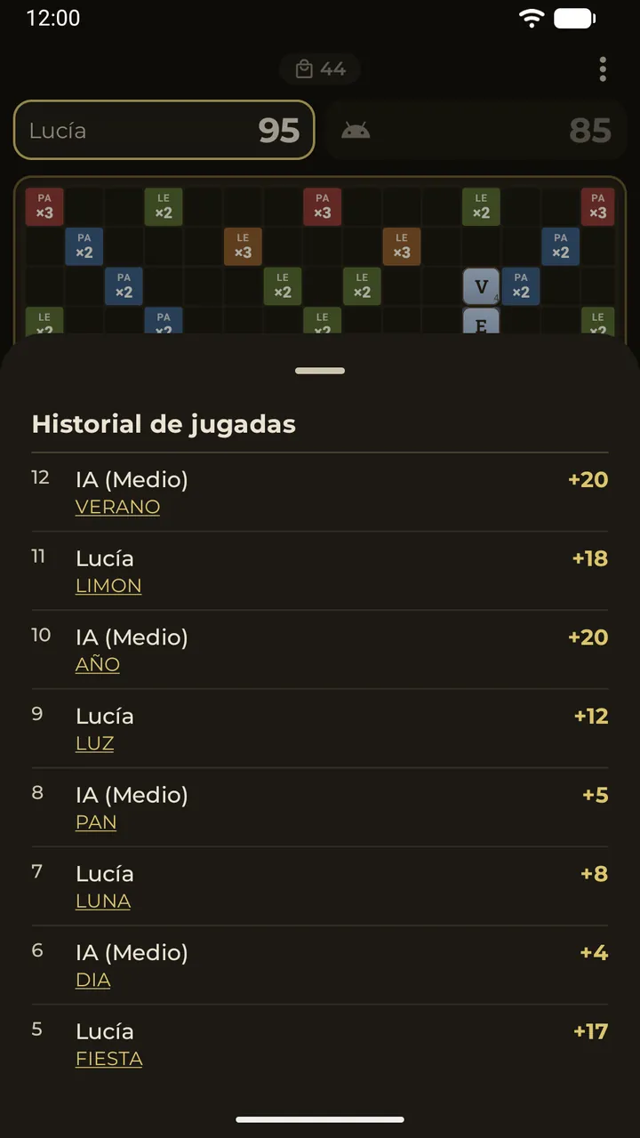 El panel del historial de jugadas: cada palabra jugada con sus puntos