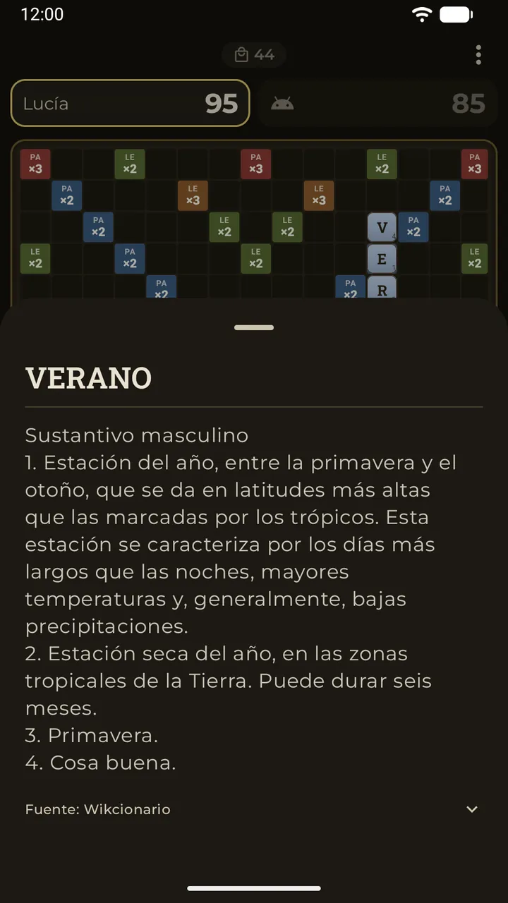 Al tocar una palabra del tablero se abre su definición del diccionario en un panel