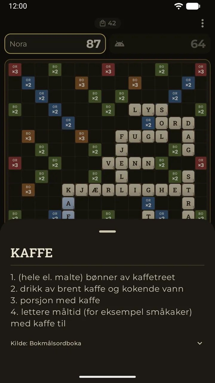Et trykk på et ord på brettet åpner forklaringen fra ordboken i et panel